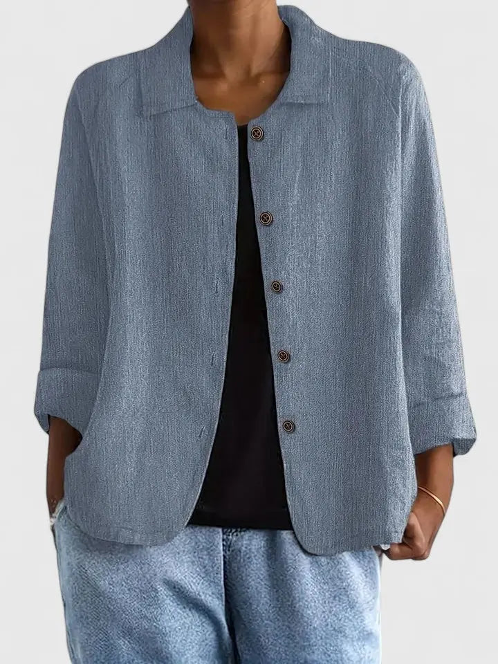 Versatile women's light top, perfect for casual chic outfits. Soft, simple, and comfortable for any occasion.
