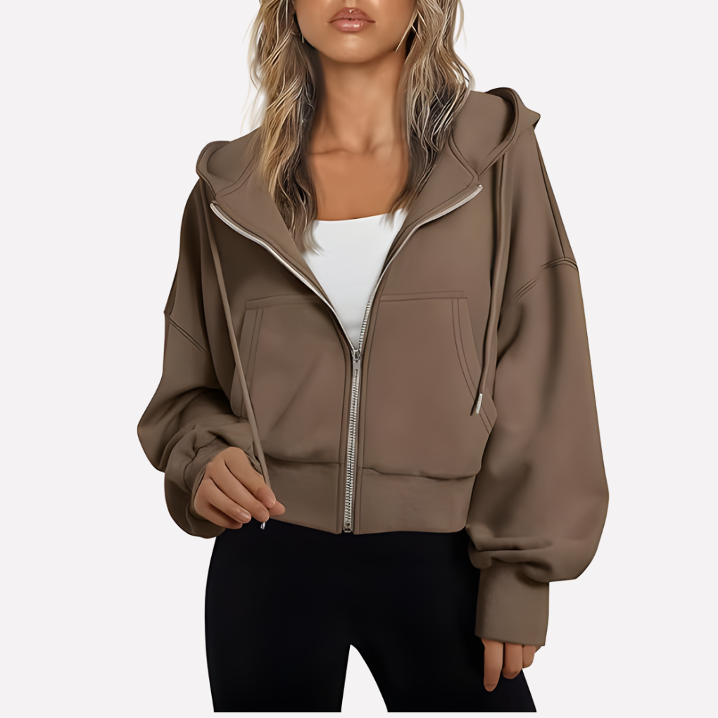 Women's graphic pullover for leisure. Comfortable long sleeve crew neck sweatshirt with an oversized casual fit.