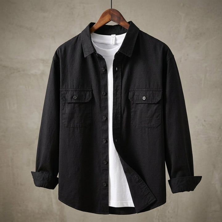 Stylish men's green overshirt, a versatile button-up shirt for casual layering. Ideal for smart casual men's fashion.
