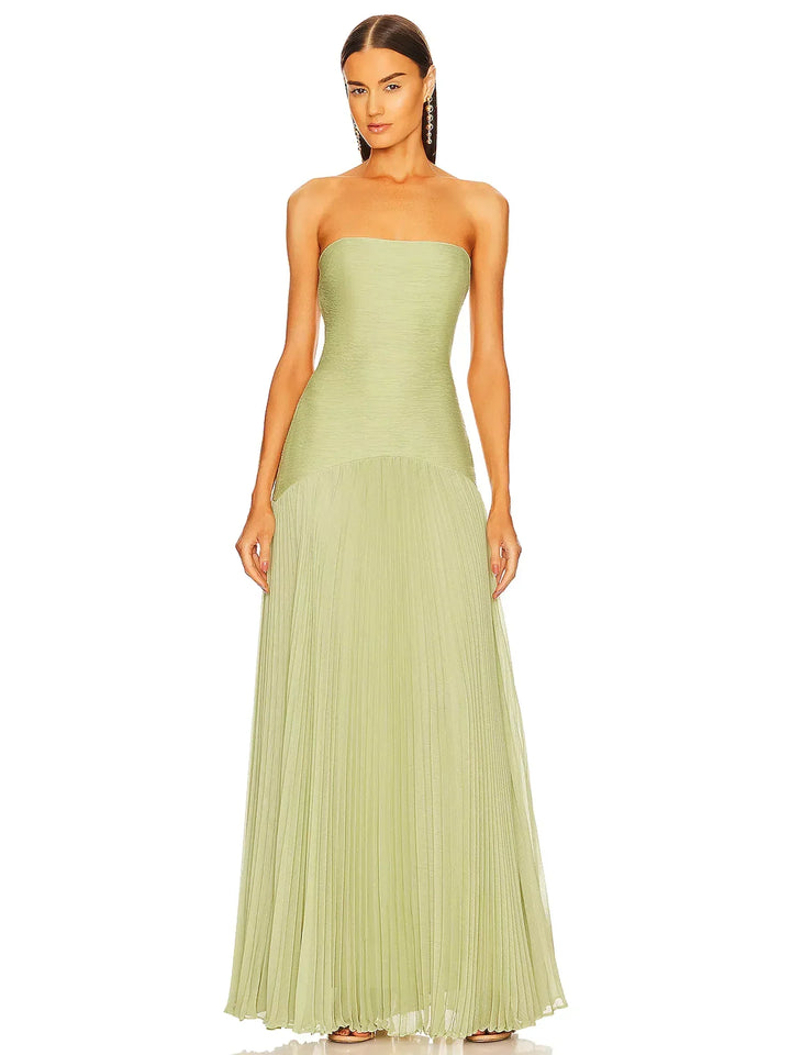 Women's strapless pleated maxi sundress, ideal for summer vacation and elegant casual wear.