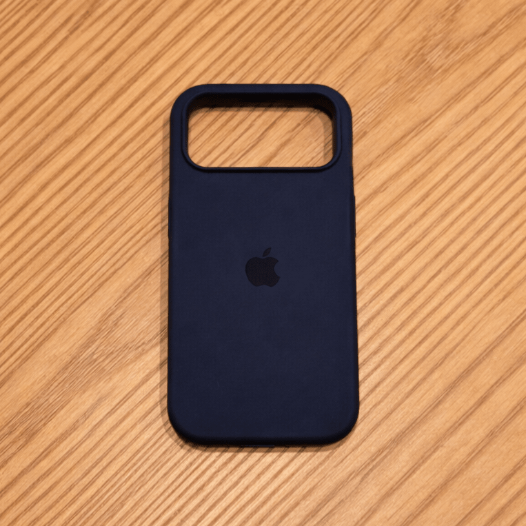 Everyday iPhone protection: MagSafe-compatible silicone case with soft-touch, slim profile, and durability.