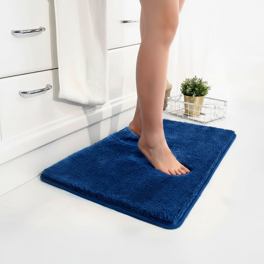 Luxurious plush bath mat, ultra-soft & highly absorbent. Perfect bathroom rug for a safe, modern bathroom.