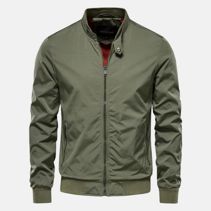 Versatile men's windproof jacket, ensuring durable comfort for all outdoor and field activities.