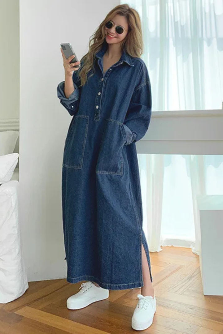 Comfortable women's oversized maxi shirt dress, ideal for everyday wear, featuring a button-front and convenient pockets.