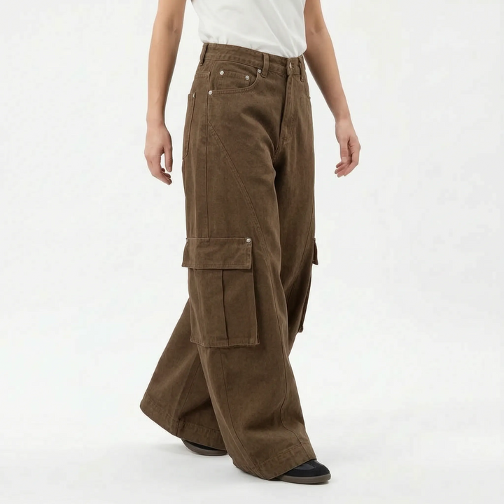 Casual women's baggy wide-leg pants, a trendy streetwear essential with an oversized fit for everyday comfort.