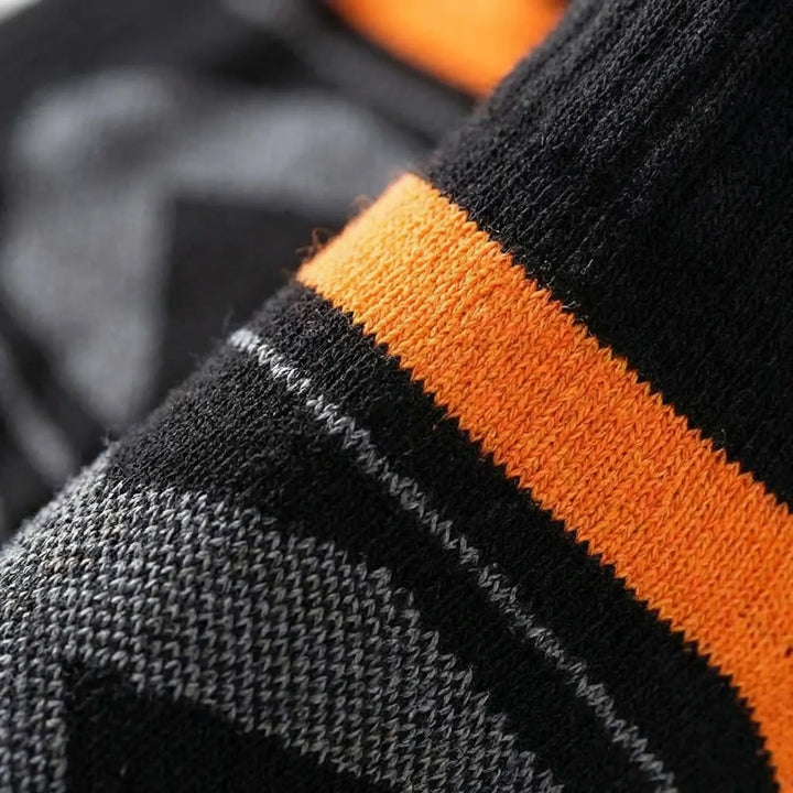 Running & hiking ankle socks for men, featuring performance cushioning & breathability for active comfort.