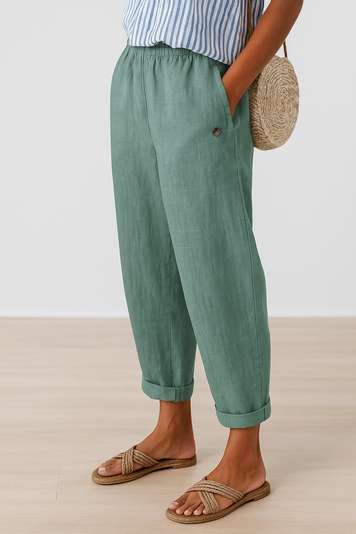 Modern women's casual ankle pants, offering a relaxed fit for everyday comfort and effortless style.