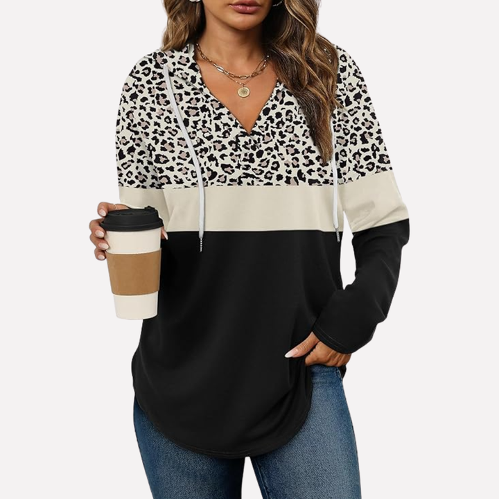 Women's oversized pullover, a cozy and comfortable everyday essential for fall and winter style.
