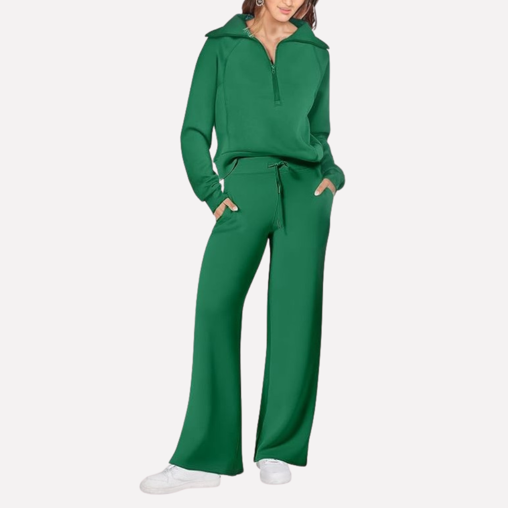 Relaxed women's vacation outfit: 2-piece set with a soft top & flowy wide-leg pants, offering ultimate comfort.