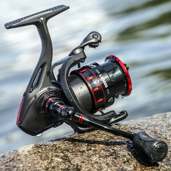 Angler's ultralight freshwater spinning reel for smooth lake, river & stream fishing. Durable tackle.