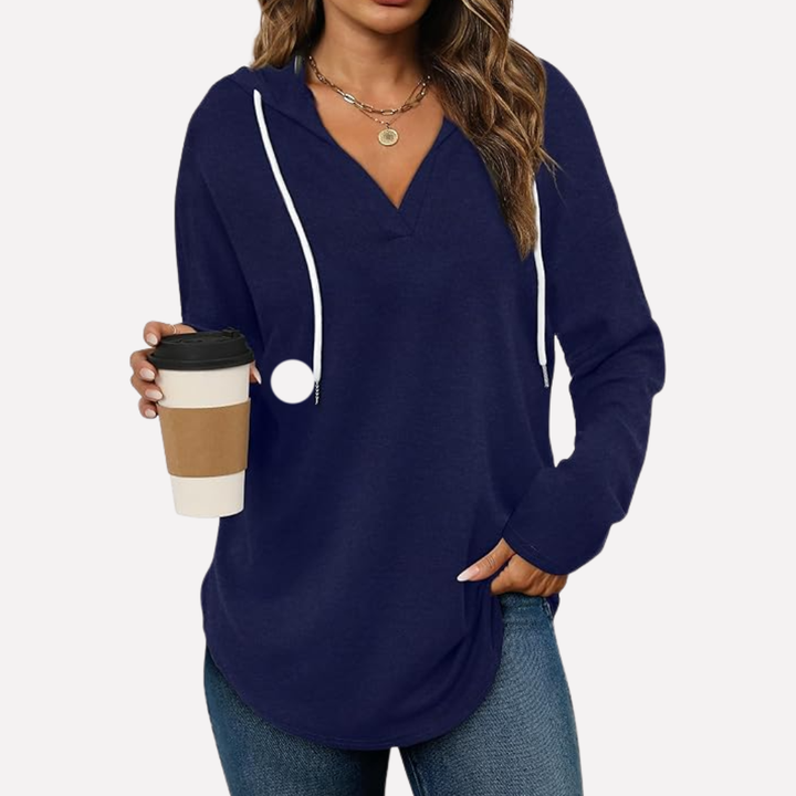 Women's casual oversized hooded sweatshirt, perfect for relaxed comfort and everyday loungewear.
