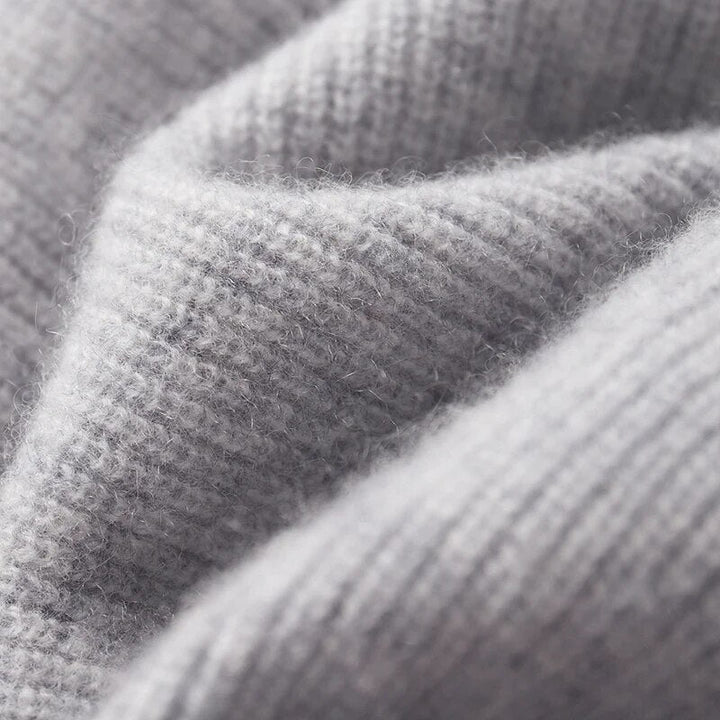 Comfortable men's Valletta sweatshirt, ideal for layering; a versatile and soft everyday essential.