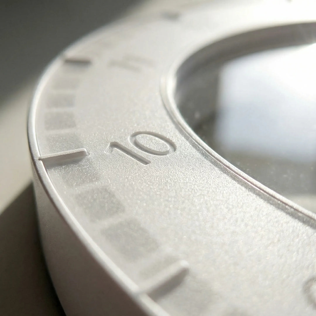 USB-powered LED digital wall clock, offering a clear time display for modern and minimalist interiors.