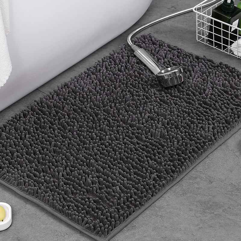 Secure grip non-slip bath mat, super soft and plush, ensuring safety and comfort in your bathroom.