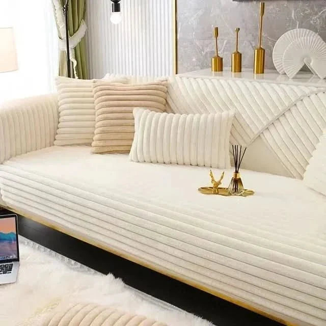 Pet-friendly polyester sofa cover, machine washable & waterproof. Non-slip design ensures a secure fit for your furniture.