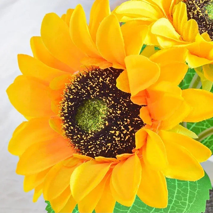 Soft glow LED sunflower night light for nurseries or bedrooms. Rechargeable, creating a peaceful ambient light.