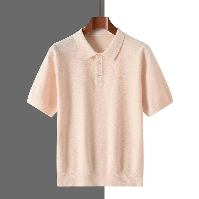 Stylish men's button-up polo shirt, ideal for spring and summer fashion. A comfortable, everyday essential with a refined look.
