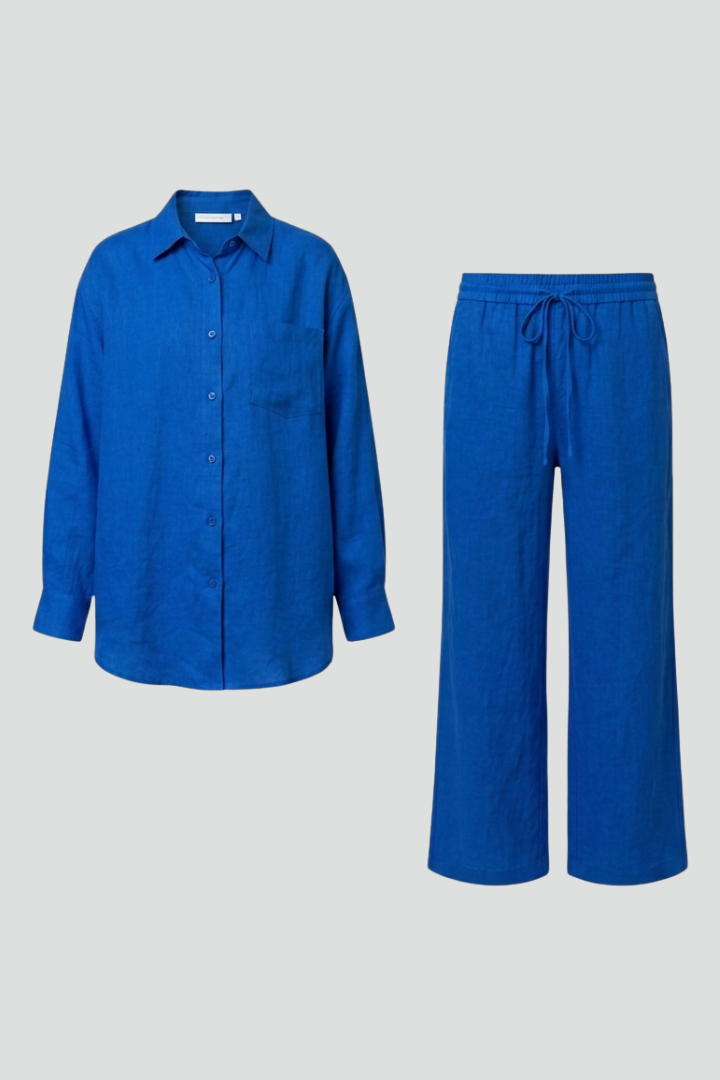 Elegant women's two-piece set: button shirt & straight trousers. Versatile coordinated outfit for spring/summer.