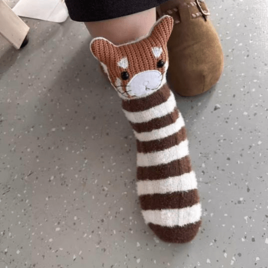 Premium unisex cozy house socks, non-slip and featuring an adorable 3D animal design. Perfect for gifts.