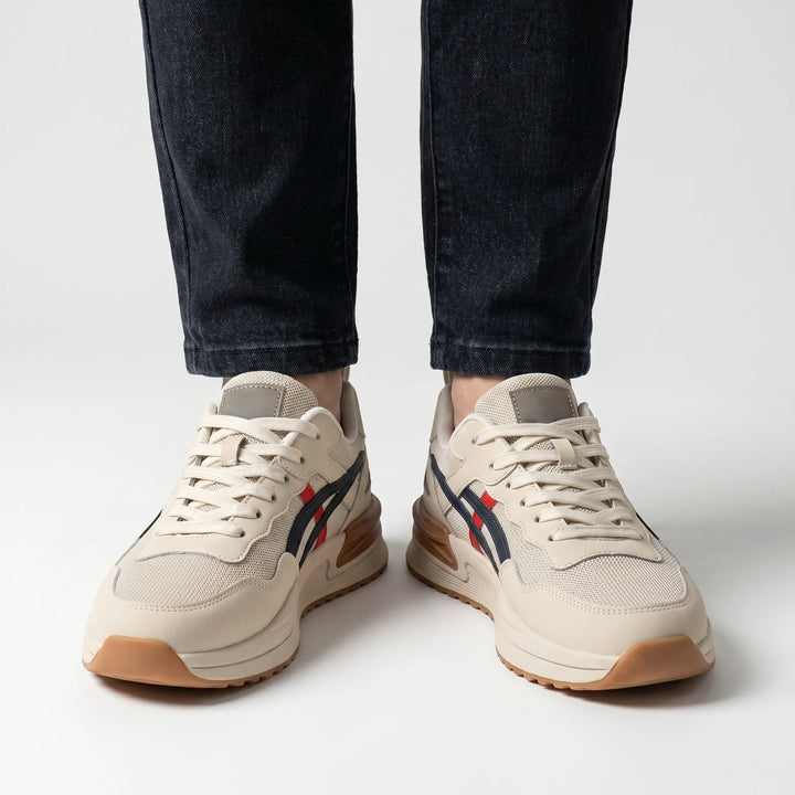 Retro style men's casual trainers with breathable mesh and secure lace-up closure for a snug fit.