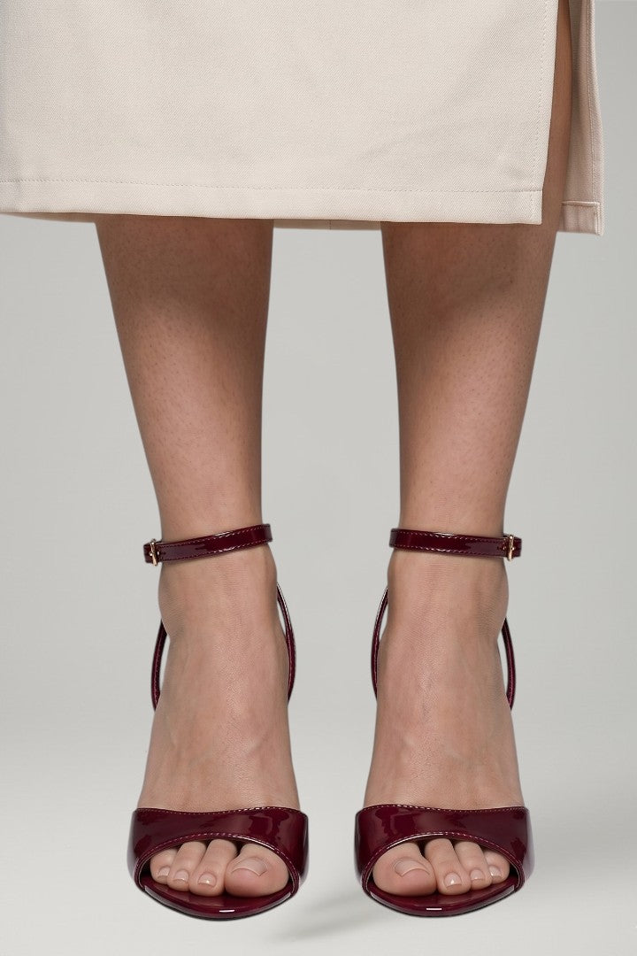 Women's buckle sandals: open toe, comfortable ankle strap, and a trendy cone heel for versatile styling.