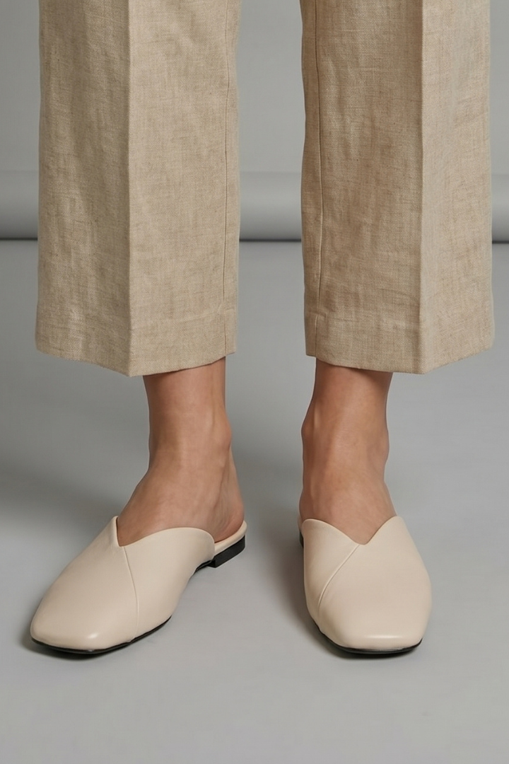 Modern women's comfortable slip-on sandals with a fashionable square toe for effortless summer style.