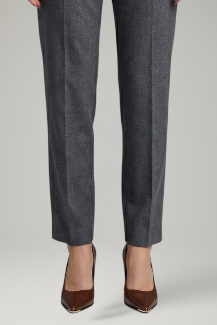 Chic women's pointed toe flats, versatile slip-on shoes for casual or dressy outfits.