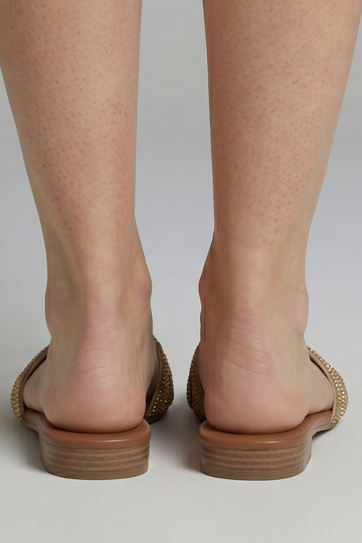 Women's versatile open-toe slip-on sandals. Comfortable flat sole casual shoes for daily wear and summer walking.