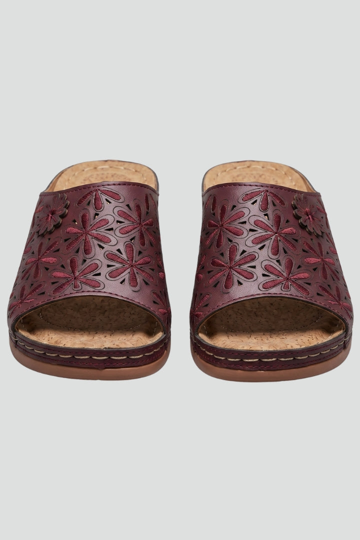 Women's orthopaedic sandals with arch support for ultimate all-day comfort and foot support.