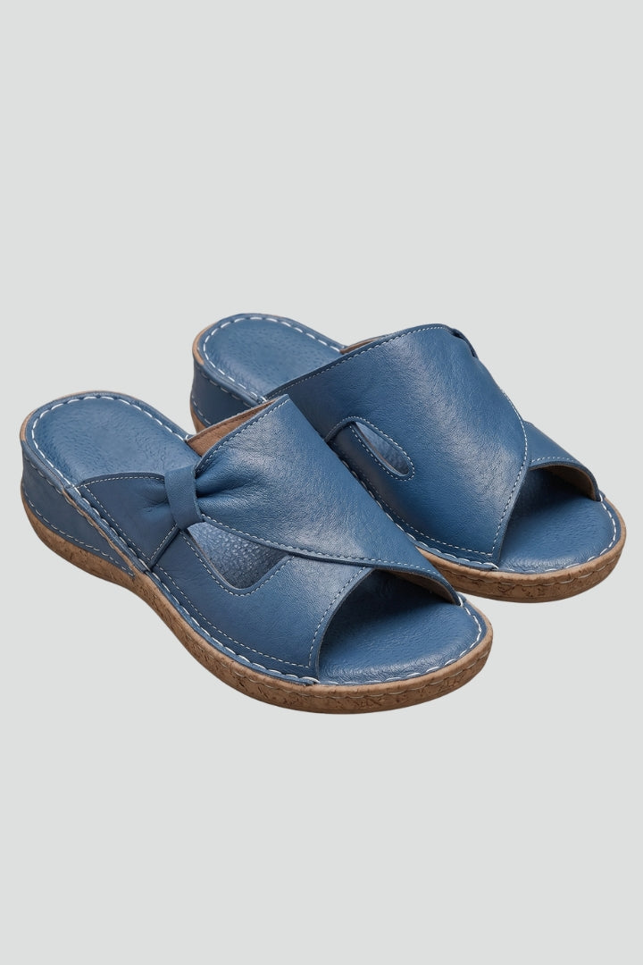 Women's orthopaedic sandals with arch support for all-day comfort, ideal for walking and everyday wear.