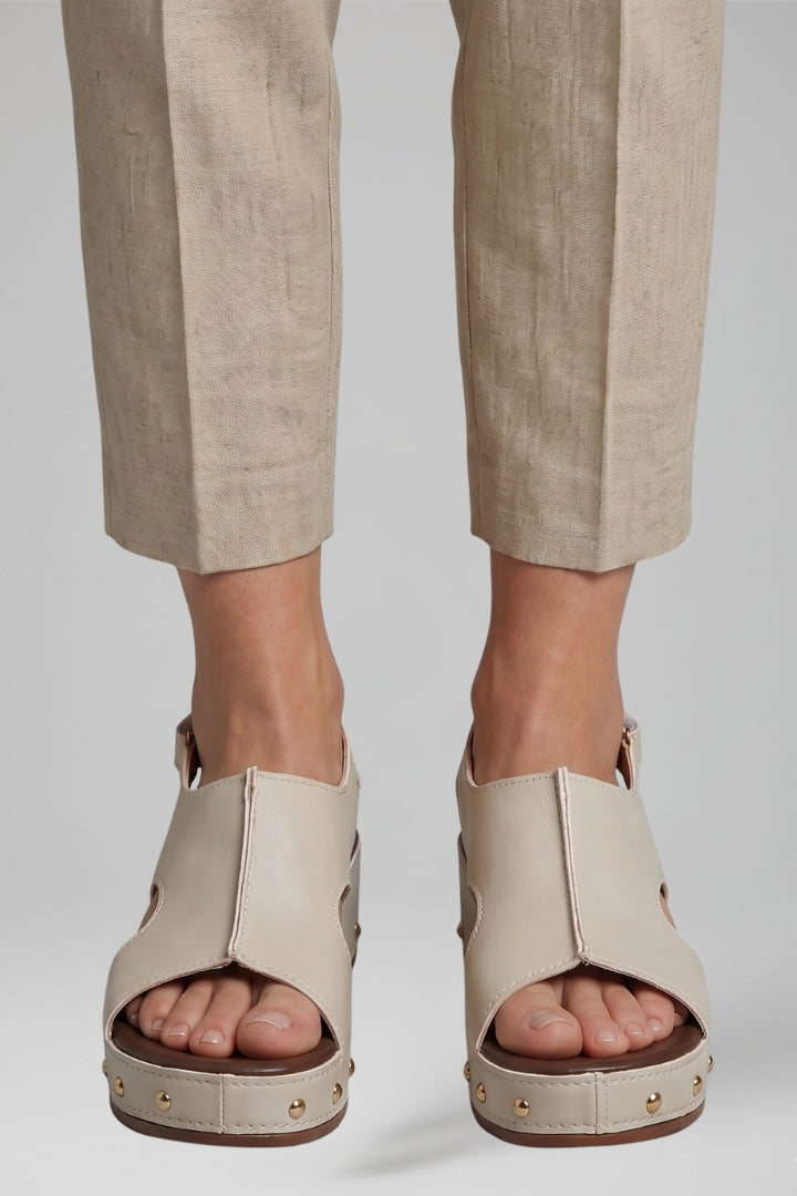 Stylish women's platform sandals with comfortable cushioning, perfect for elevated summer fashion & casual wear.
