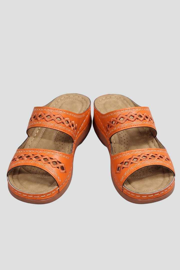 Women's black arch support sandals with adjustable straps, perfect for casual summer walking comfort.