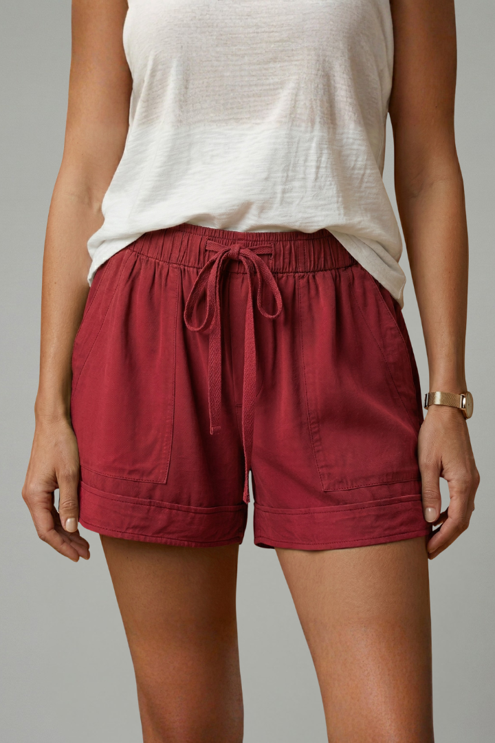 Women's loungewear shorts: soft, relaxed fit, adjustable drawstring for comfort.