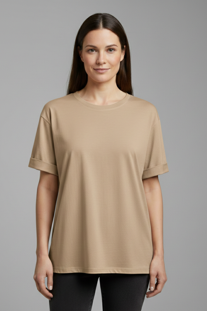 Casual women's round neck t-shirt with trendy rolled short sleeves, ideal for spring fashion and summer comfort.
