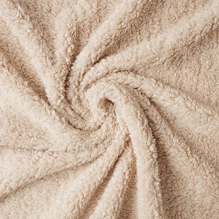 Cozy dog blanket, also perfect for cats. This warm, plush fleece pet bed cover ensures ultimate comfort.