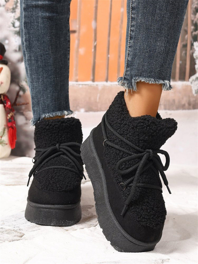 Aurelia women's winter boots in a stylish, casual design, offering extreme comfort and warmth.