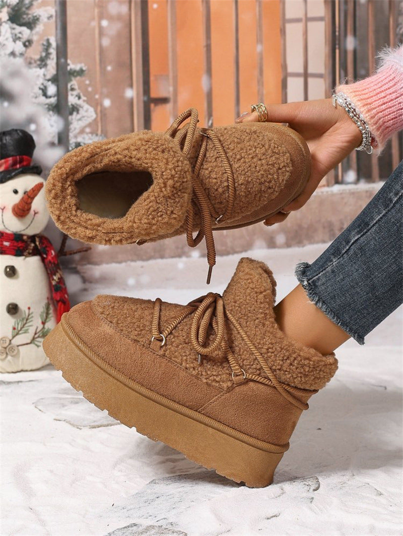 Side view of Aurelia women's fleece-lined comfort boots with a non-slip outsole, ideal for cold weather.
