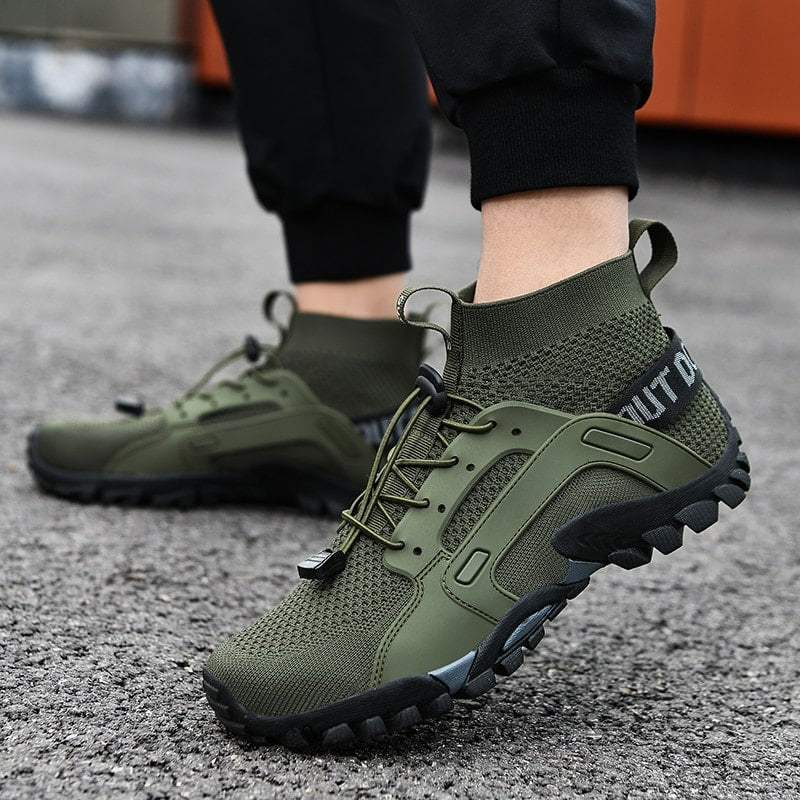 Lightweight men's fitness barefoot shoes, quick-dry, comfortable for gym workouts.