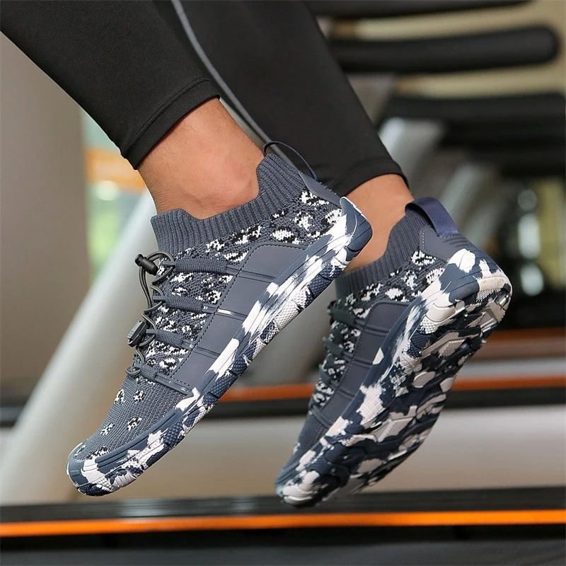 Non-slip unisex athletic water shoes, perfect for grip & quick-drying performance.