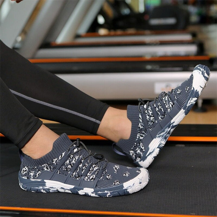 Barefoot minimalist shoes for unisex outdoor & indoor training, superior traction.