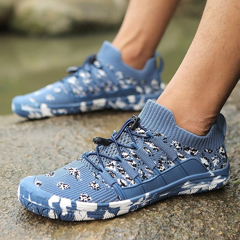 Barefoot design athletic footwear, lightweight & non-slip, supporting natural posture.