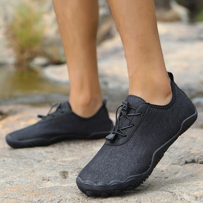 Men's & women's athletic barefoot shoes, non-slip for enhanced grip & stability.
