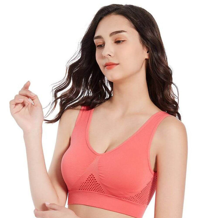 Versatile women's mesh sports bra, perfect for running, yoga, and high-impact fitness training.