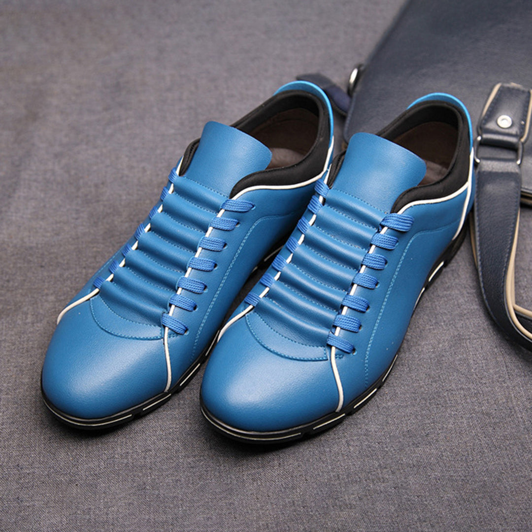Men's casual low-top sneakers, classic design offering comfort for versatile everyday fashion.