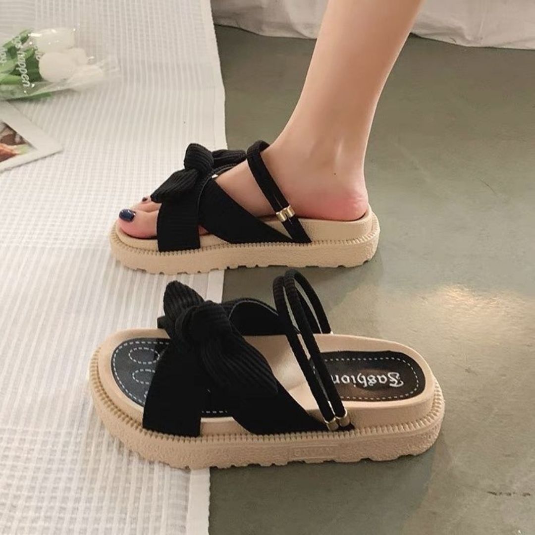 Easy-wear women's summer sandals with easy-clean design & comfortable cushioned sole.