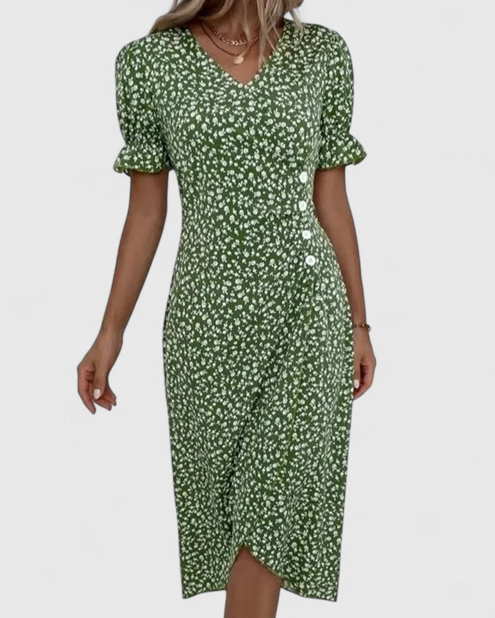 Versatile women's casual dress, ideal for day to night summer fashion.