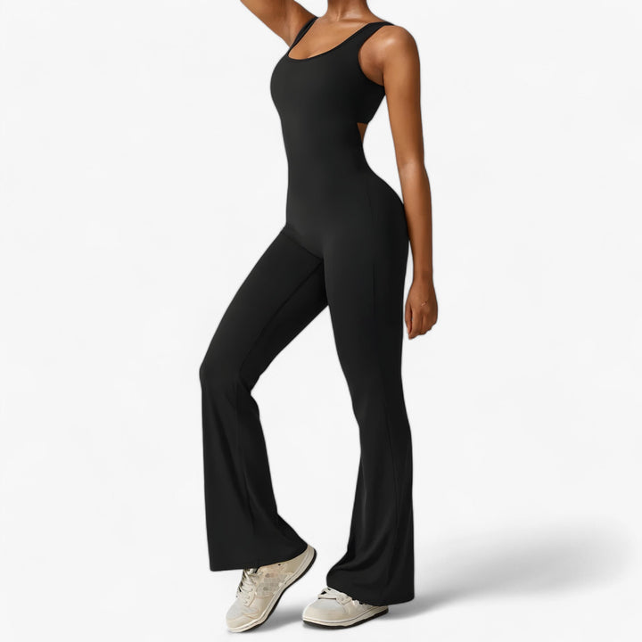 Experience comfort & style with the Amélie women's jumpsuit, a versatile summer outfit.