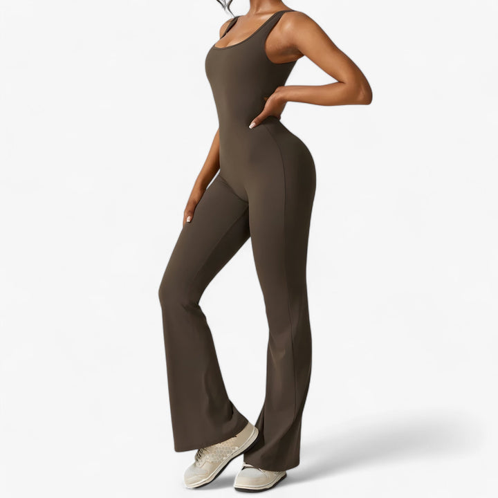 Amélie comfortable women's romper, perfect for a chic and versatile summer look.