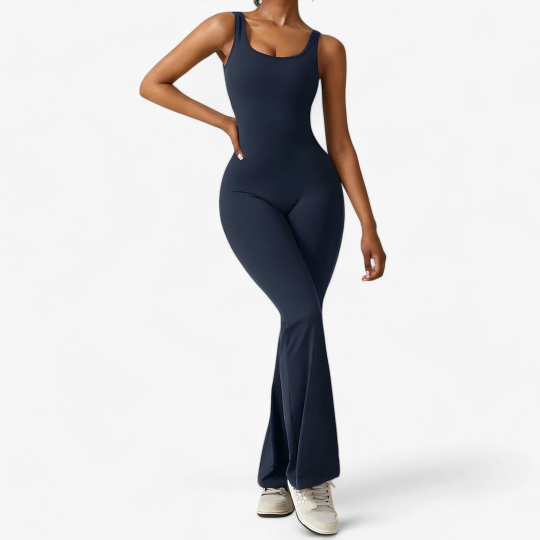 Amélie women's chic jumpsuit, designed for comfort and versatile, everyday elegance.