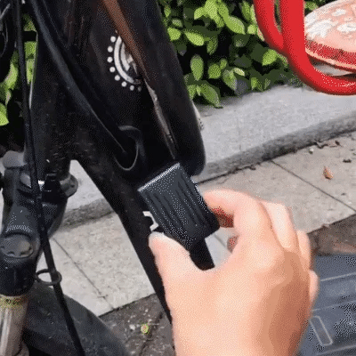 Ultra-compact GPS tracker designed for secure car anti-theft and precise vehicle tracking.